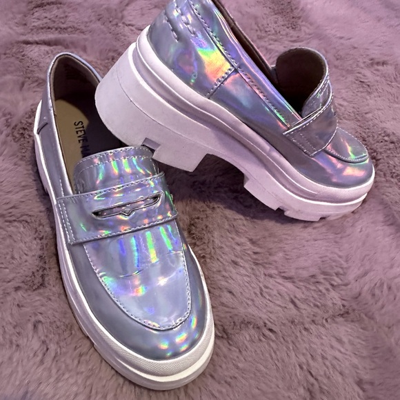 Holographic girls Steve Madden shoes - Picture 1 of 3